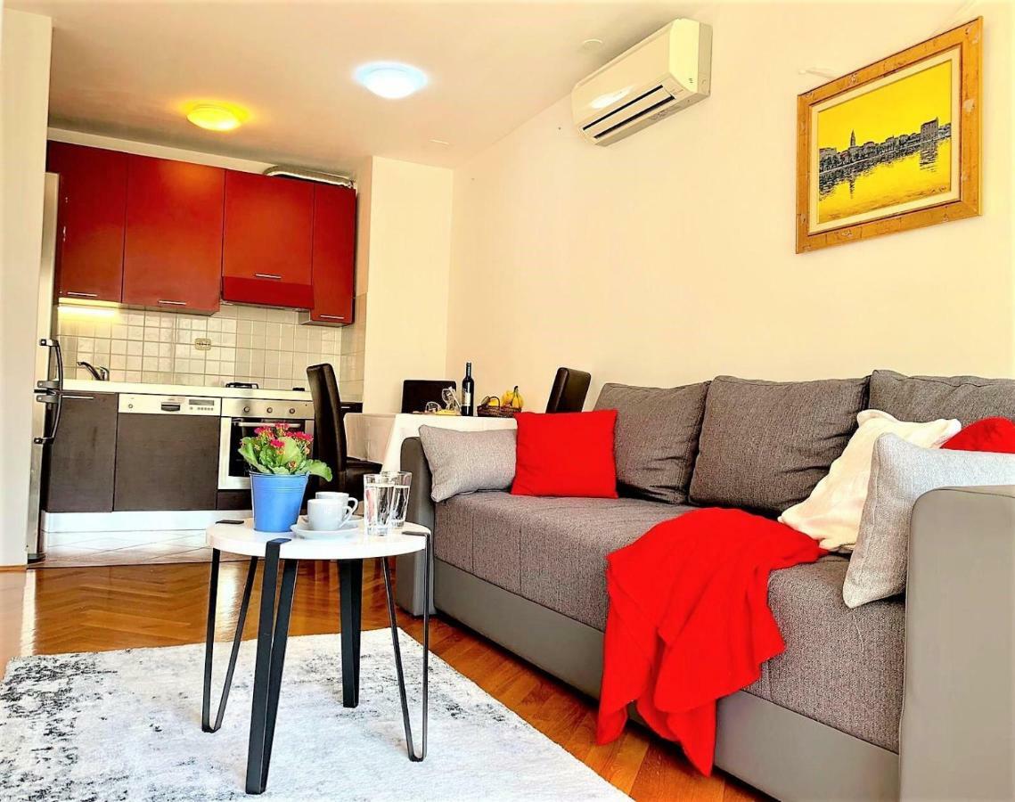 Sea Star Apartment สปลิท ภายนอก รูปภาพ